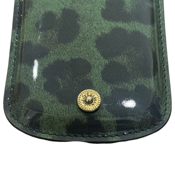 NEW Dolce & Gabbana Green and Black Animal Print Patent Leather iPhone 5 Case - Picture 3 of 5